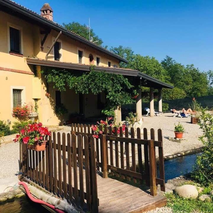 Agriturismo Helianthus 올레기오 외부 사진
